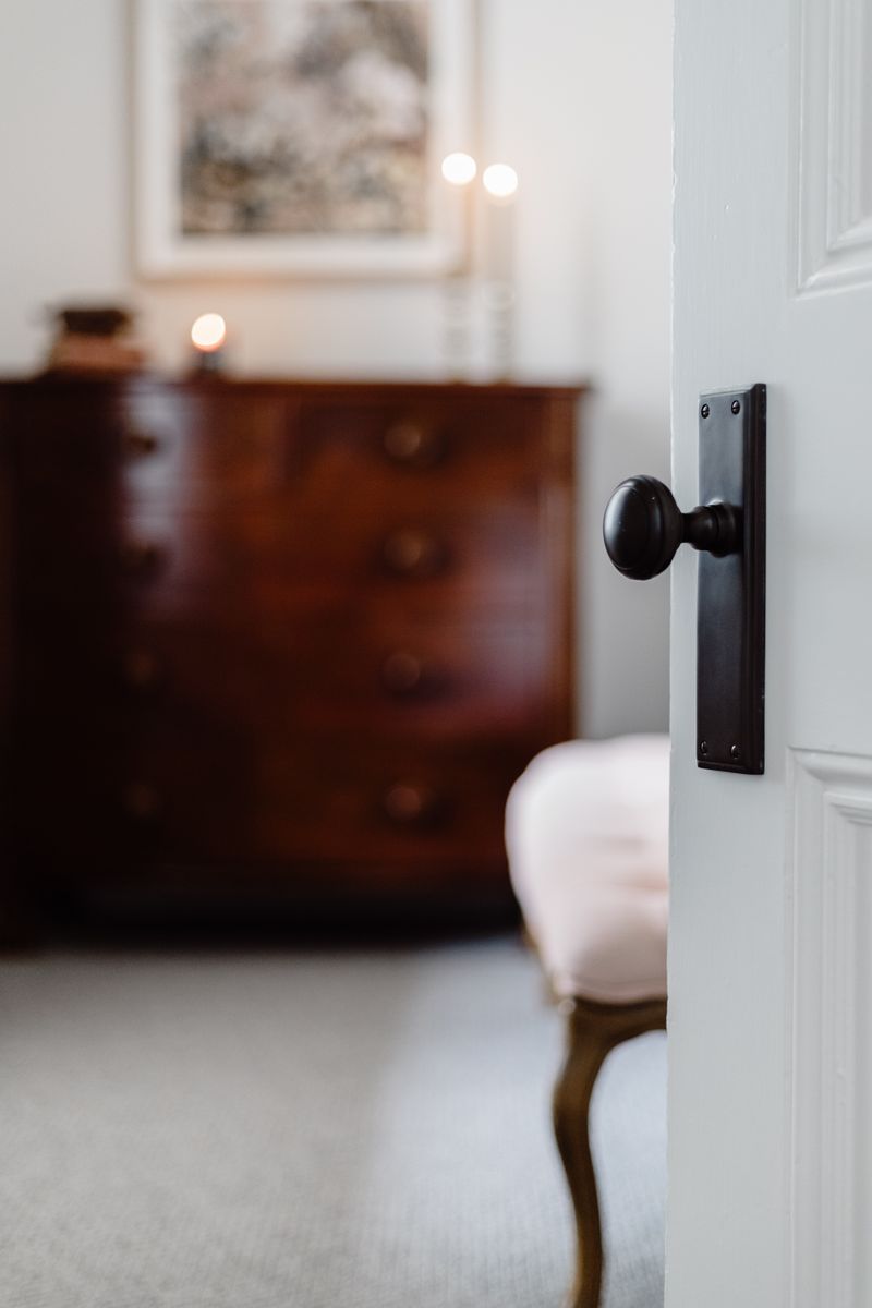 Milton Door Knob on Long Backplate - Image 3