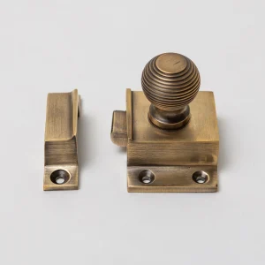 Cabinet Latch - Antique Brass
